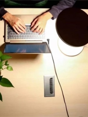 LED燈、熒光燈、鹵素?zé)簟谉霟簦姆N光源對眼睛傷害最??？